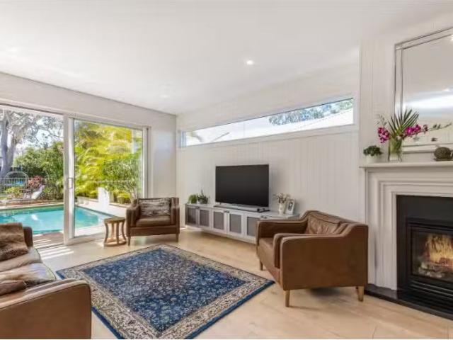 Deal! 21a Harris Street, BURRANEER Townhouse for rent Listed.