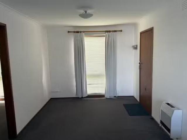 Cheap 2/1a Mernda Parade, Belmont, VIC 3216 Unit for Rent