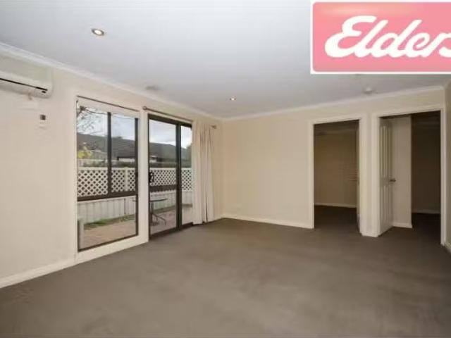 For Rent! 2/206 Plummer Street, South Albury Apartment for ren.