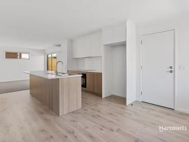 Charming 2/20 Lille Street, BRIGHTON, TAS 7030 House for Rent