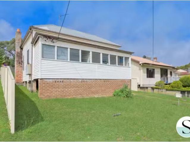 Cozy 2/210 Parbury Road, Swansea House for rent Listed by Sol.