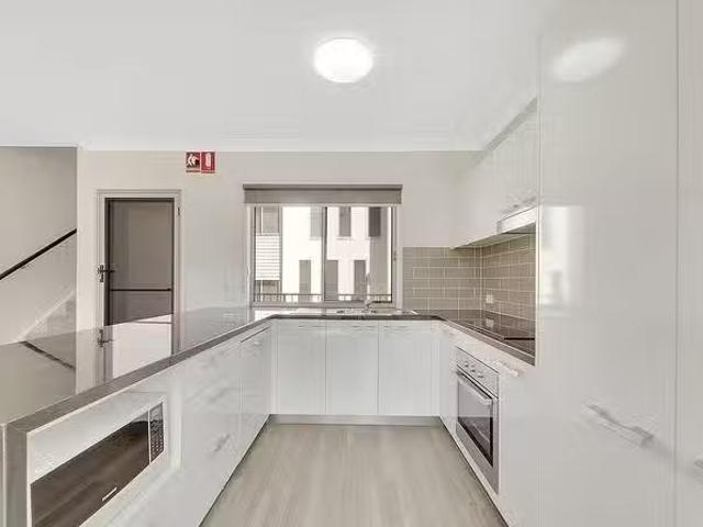 Just in! 22/5 9 View Street, West Gladstone, QLD 4680