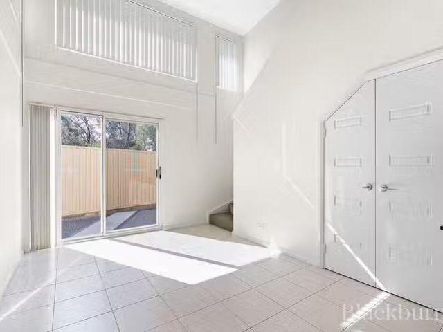 Rental! 2/25 Southwell Crescent, Hamilton Hill, WA 6163