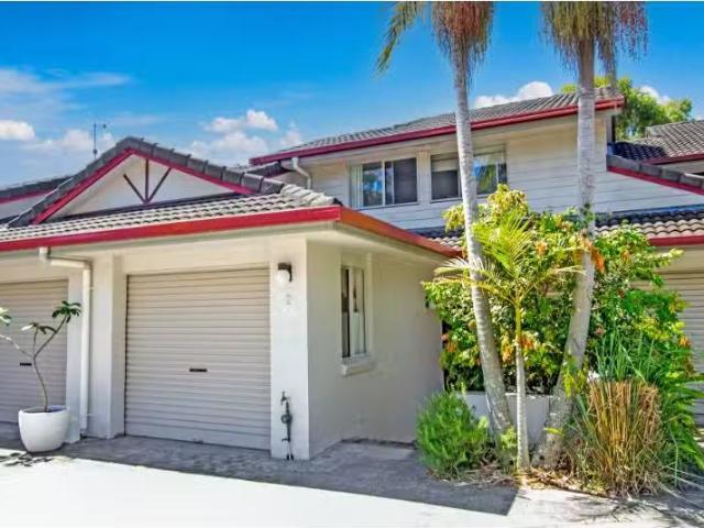 Cozy 2/26 Beech Dr, Suffolk Park Townhouse for rent Listed by.