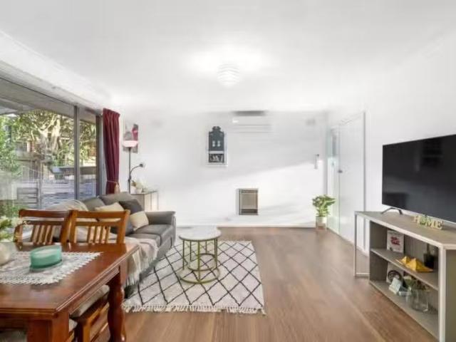 Deal! 2/27 Victoria Avenue, Mitcham VIC 3132 Unit Auction