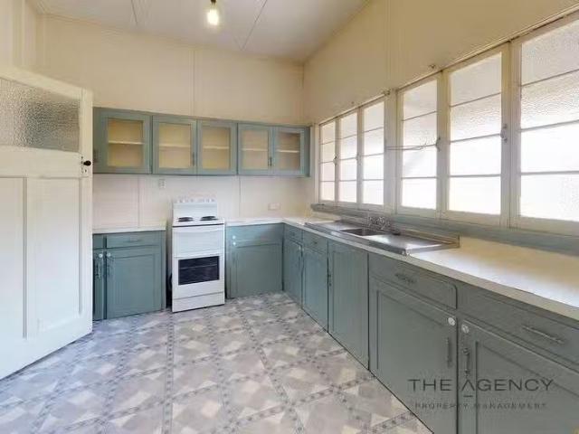Nice 2/284 Lower Dawson Road, Allenstown, QLD 4700