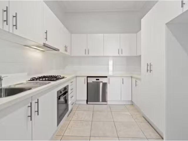 Deal! 2/283 O'sullivan Road, BELLEVUE HILL Apartment for rent.