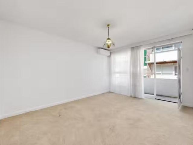 Deal! 2/293 Kooyong Road, Elsternwick VIC 3185