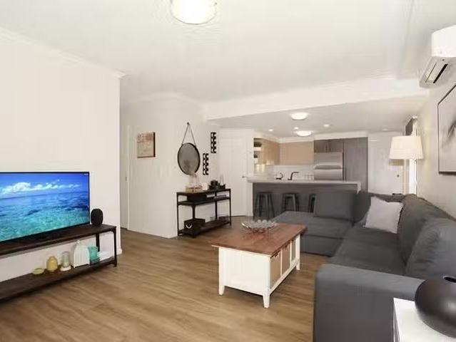 For Rent! 2/2 Tamarindus Street, Marcoola, QLD 4564