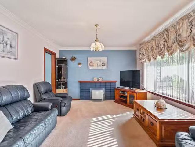 Nice 22 William Street, Armadale, WA 6112