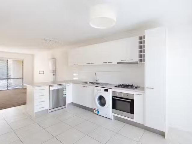 Charming 22 Balanada Close, Alfredton, VIC 3350