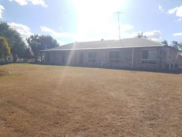 Rental! 22 Bramston Street, Banana, QLD 4702