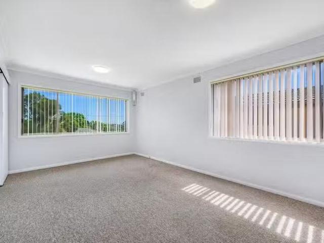 Cozy 22 Carcoola Street, Campbelltown, NSW 2560