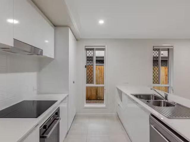 For Rent! 22 Red Cedar Avenue, Cotswold Hills, QLD 4350