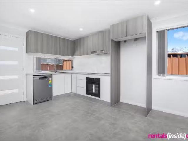 Cozy 230A Luxford Road, EMERTON House for rent Listed by Alan.