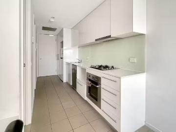 Nice 2319/18 Mt Alexander Rd, Travancore VIC 3032