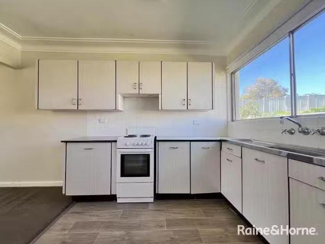 Cheap 2/310 Armidale Road, East Tamworth, NSW 2340