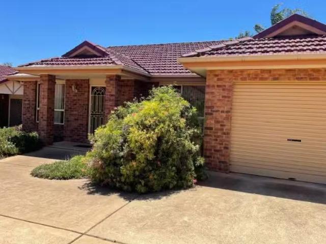 For Rent! 2/31 Jubilee Street, DUBBO Townhouse for rent Liste.