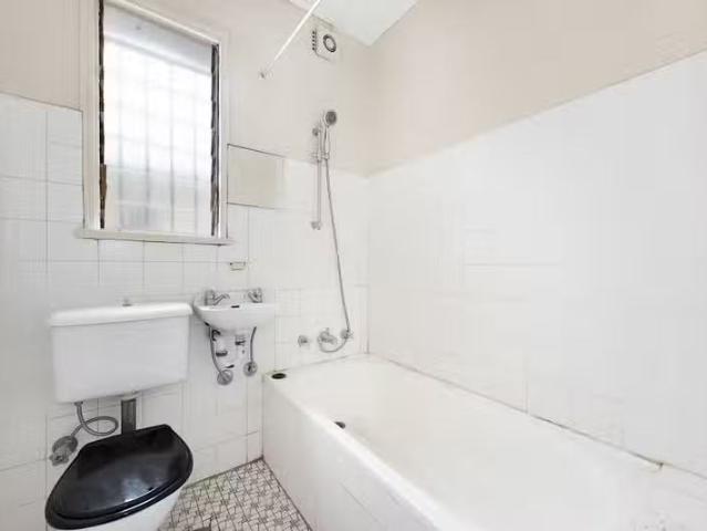 Nice 2/327 Glebe Point Road, Glebe NSW 2037