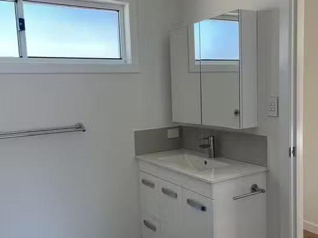 Deal! 2/37 Shields Street, Redcliffe, QLD 4020
