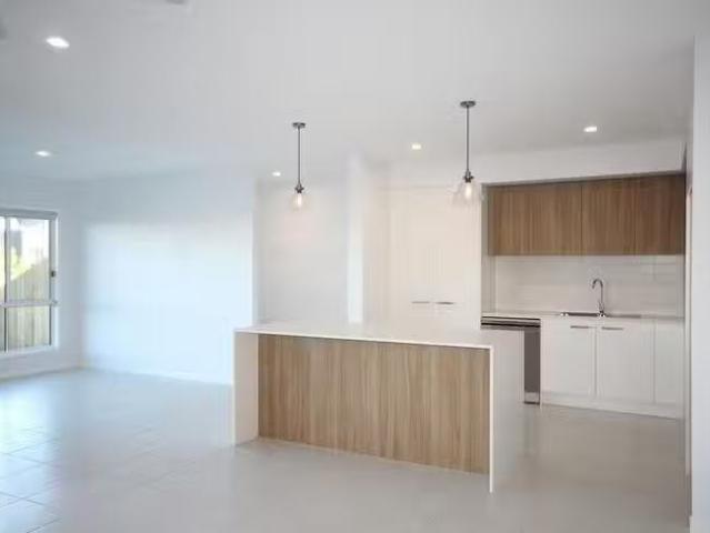Rental! 27 Claremont Drive, Maroochydore, QLD 4558