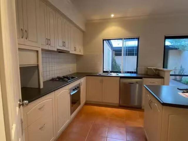 Deal! 2/7 Feeney Street, North Fremantle, WA 6159
