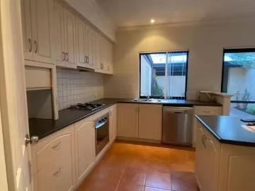 Just in! 2/7 Feeney Street, North Fremantle, WA 6159