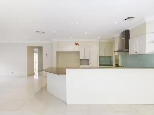 Deal! 27 Heath Street, RYDE House for rent Listed by Amanda S.