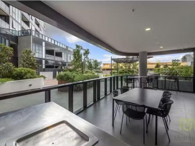 Charming 2409/1 Grazier Lane, Belconnen Apartment for rent Li.
