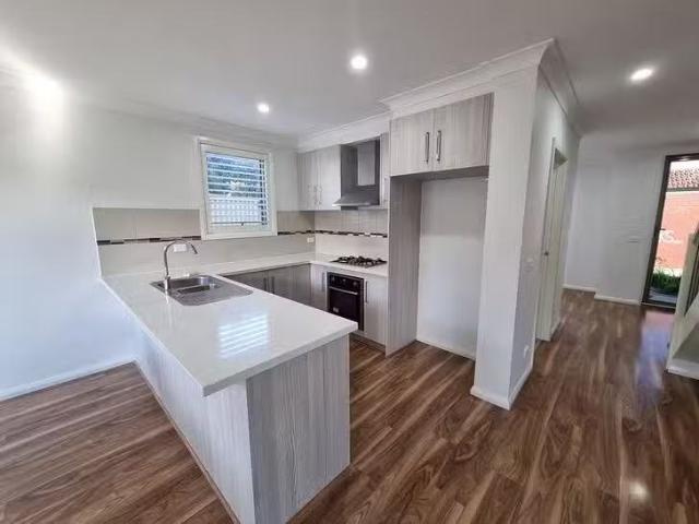 Nice 2/40 Ridley Street, Albion, VIC 3020