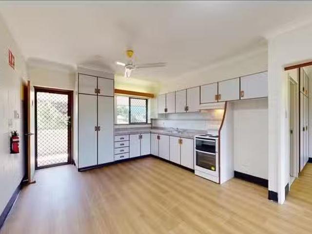 Deal! 2/43 45 Nelson Street, South Townsville, QLD 4810