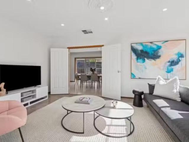 Just in! 2/43 Gilmour Rd, Bentleigh VIC 3204 Unit For Lease