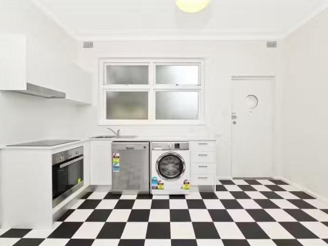 Cheap 2/43 Shaw Street, Petersham Apartment for rent Listed b.