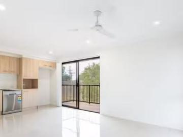 Just in! 2/47 Ludwig Street, Leichhardt, QLD 4305