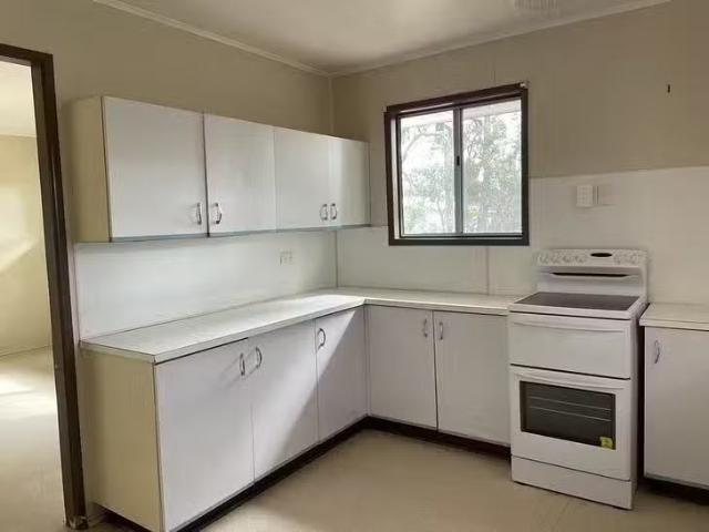 Cozy 24 Winterer Crescent, Dysart, QLD 4745