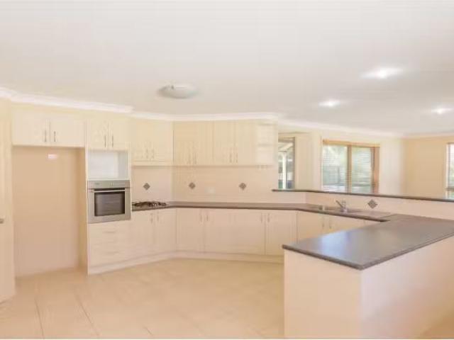 Just in! 24 Annabella Drive, Port Macquarie House for rent Li.