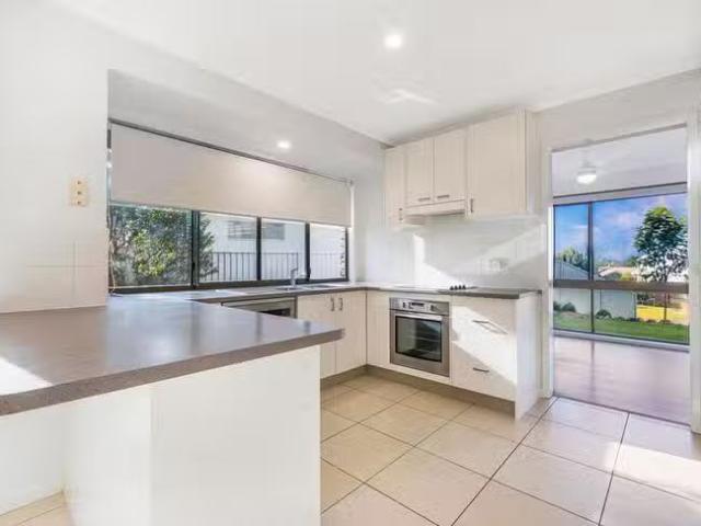 Cheap 24 Anderson Street, Battery Hill, QLD 4551