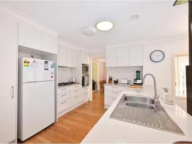 Charming 24 Calwalla Crescent, Port Macquarie House for rent.