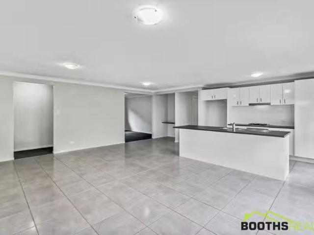 Just in! 24 Creswell Street, WADALBA House for rent Listed by.
