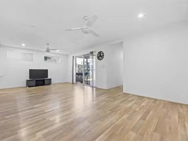Nice 24 Kaalak Lane, Mandurah, WA 6210