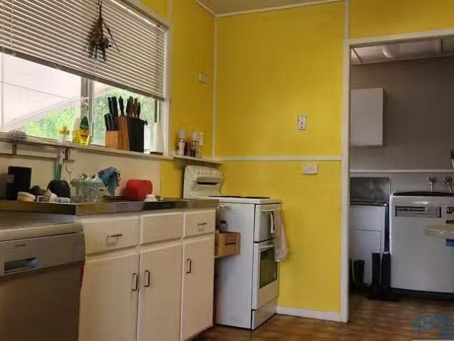 Cozy 24 Kokoda Road, Soldiers Hill, QLD 4825