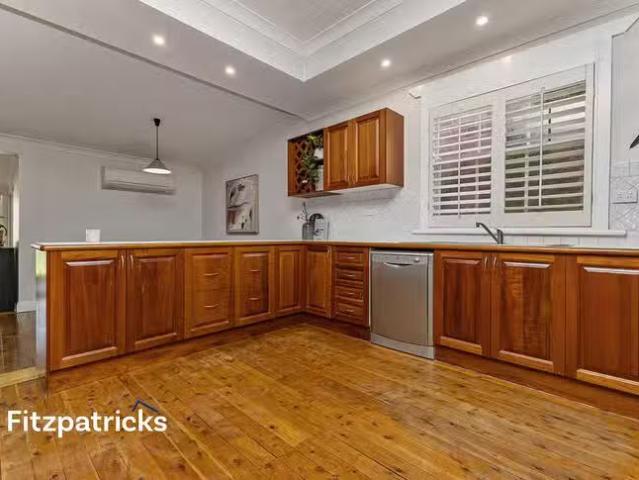 Nice 24 Oates Avenue, Wagga Wagga, NSW 2650