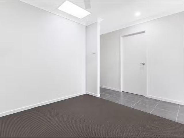 Rental! 24A Crestwood Road, Thornton Townhouse for rent Liste.
