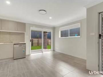 Just in! 24a Lochdon Drive, Farley Townhouse for rent Listed.