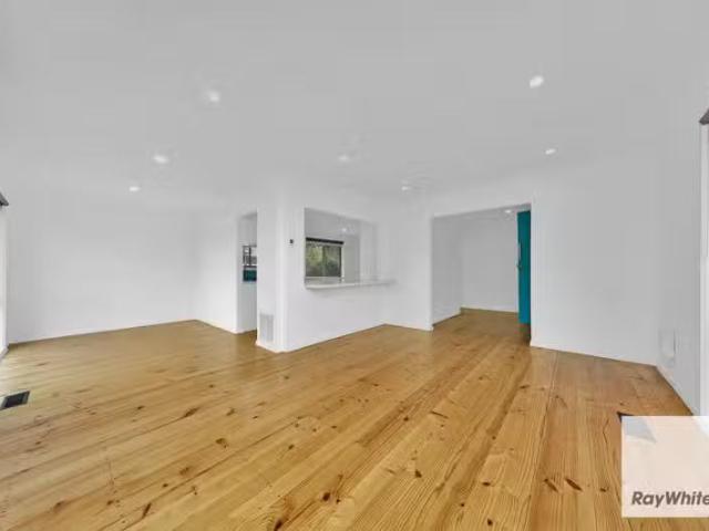 For Rent! 250 Carrick Drive, Gladstone Park VIC 3043