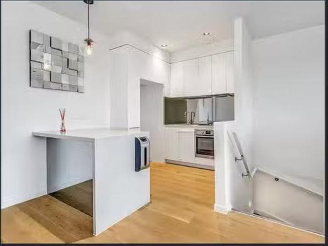 Deal! 25/14 Horizon Drive, MARIBYRNONG, VIC 3032 House for R.