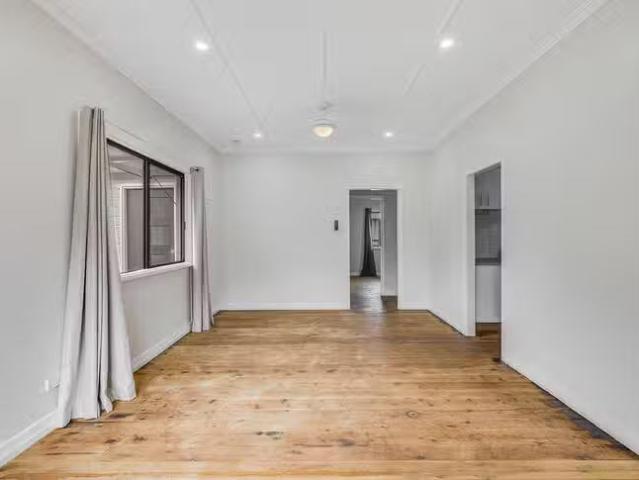 For Rent! 253 West Street, Harristown, QLD 4350