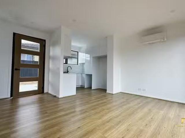 Unique 2/54 Henry St, St Albans VIC 3021