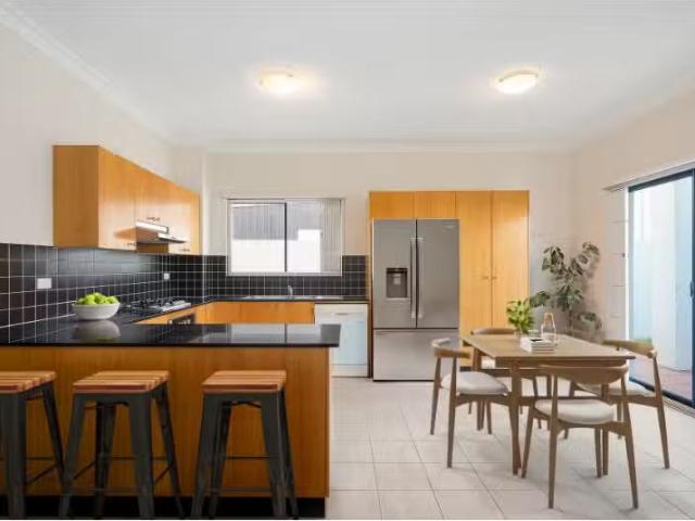 Nice 2/55 57 Brighton Boulevard, North Bondi Apartment for ren.