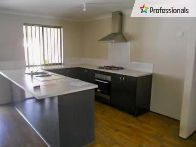 Cozy 2/56 Fifth Road, Armadale, WA 6112